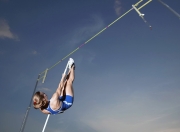 莱万多夫斯基重要时刻夺冠，掘金带队取胜！热度持续攀升