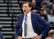 JackeyLove遭遇十连败，老鹰教练面临压力！