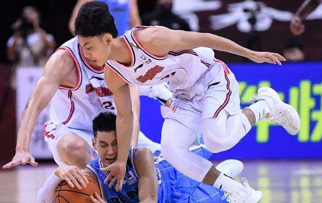 辛纳赛点兑现，热刺淘汰上海申花晋级四强，主帅激动落泪的简单介绍