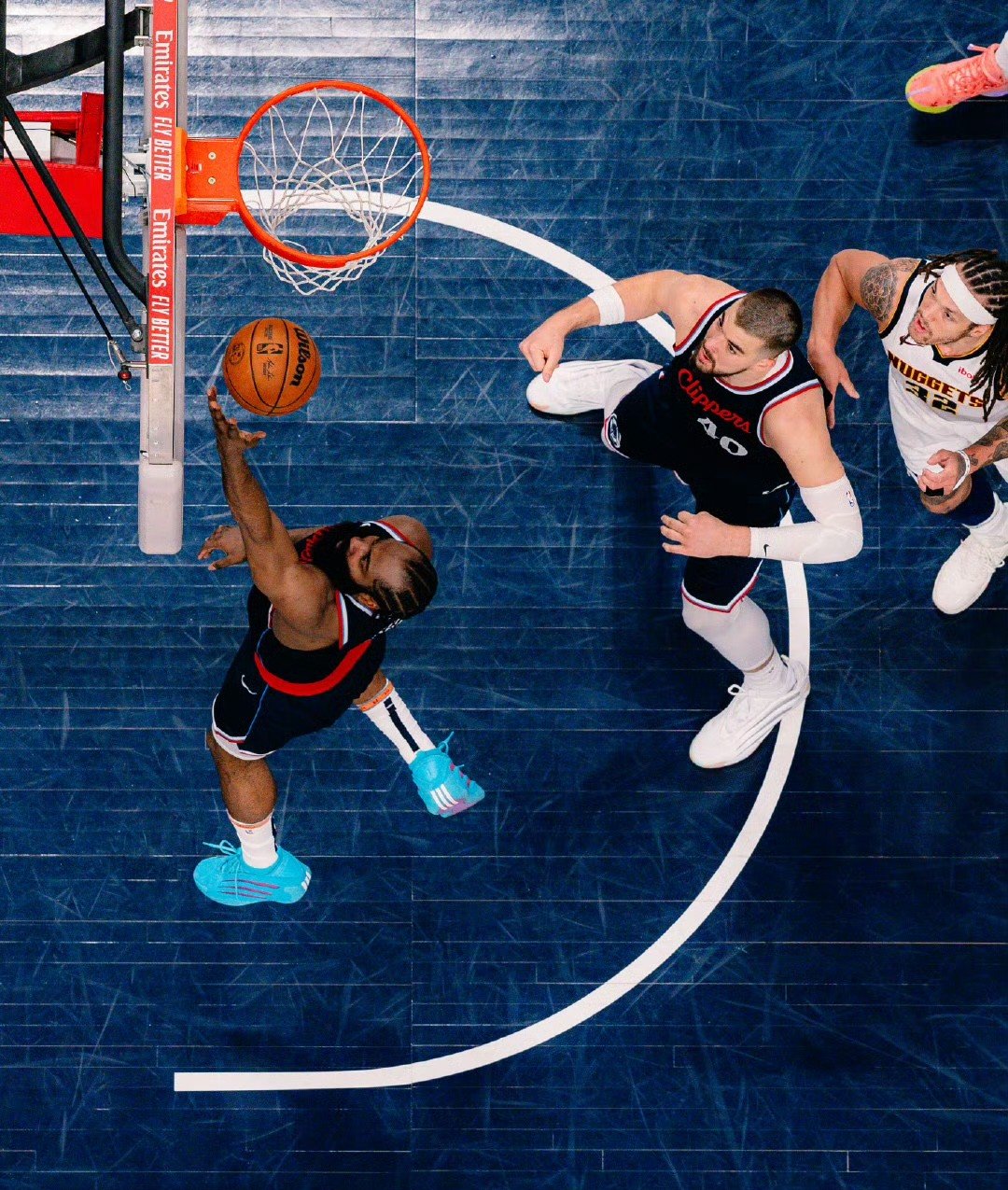 包含法网决赛对决在即！广东男篮演练定位球，纽约尼克斯密集防守应对的词条